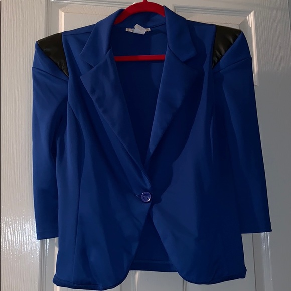 Large Quarter Length Royal Blazer - Picture 2 of 7